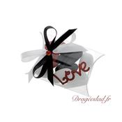 Boite  drages buste Love rouge et noire